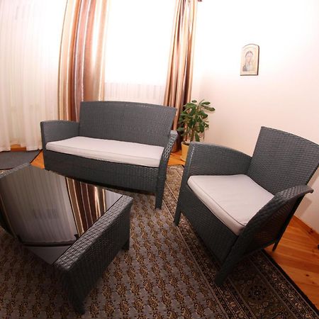 Uyut Hotell Tjernihiv Exteriör bild