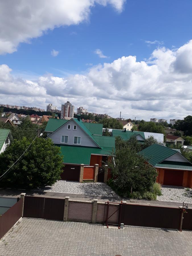Uyut Hotell Tjernihiv Exteriör bild